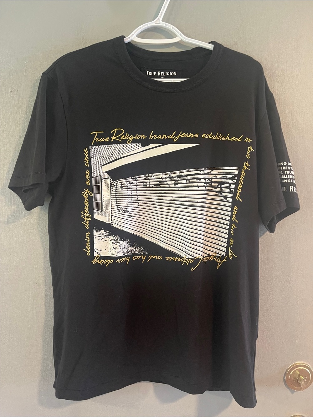 True Religion World Tour Graphic TShirt Men's Size L